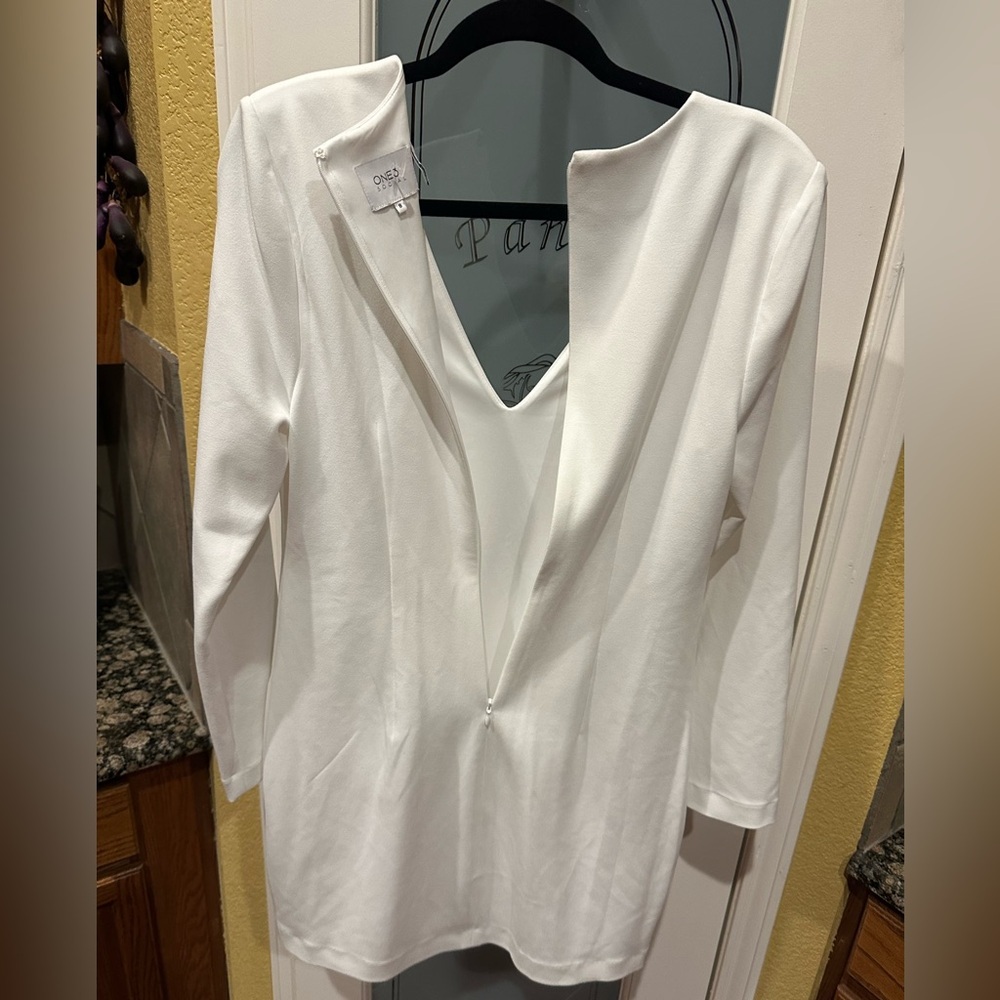 One33 Social white Long Sleeve Dress with Pearl Details size 8 - Picture 5 of 10